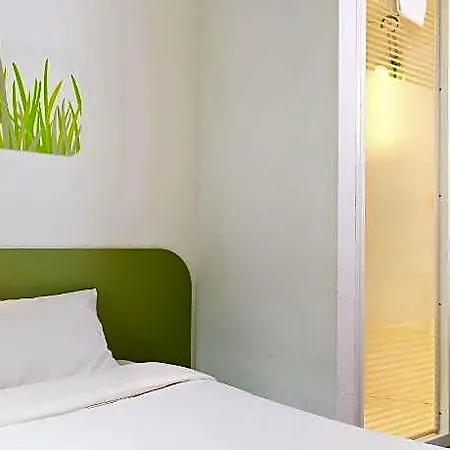 Ibis Budget Valenciennes Petite Foret 2* Ennevelin